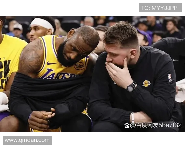 2014年湖人对阵勇士的精彩常规赛回放全程回顾与分析